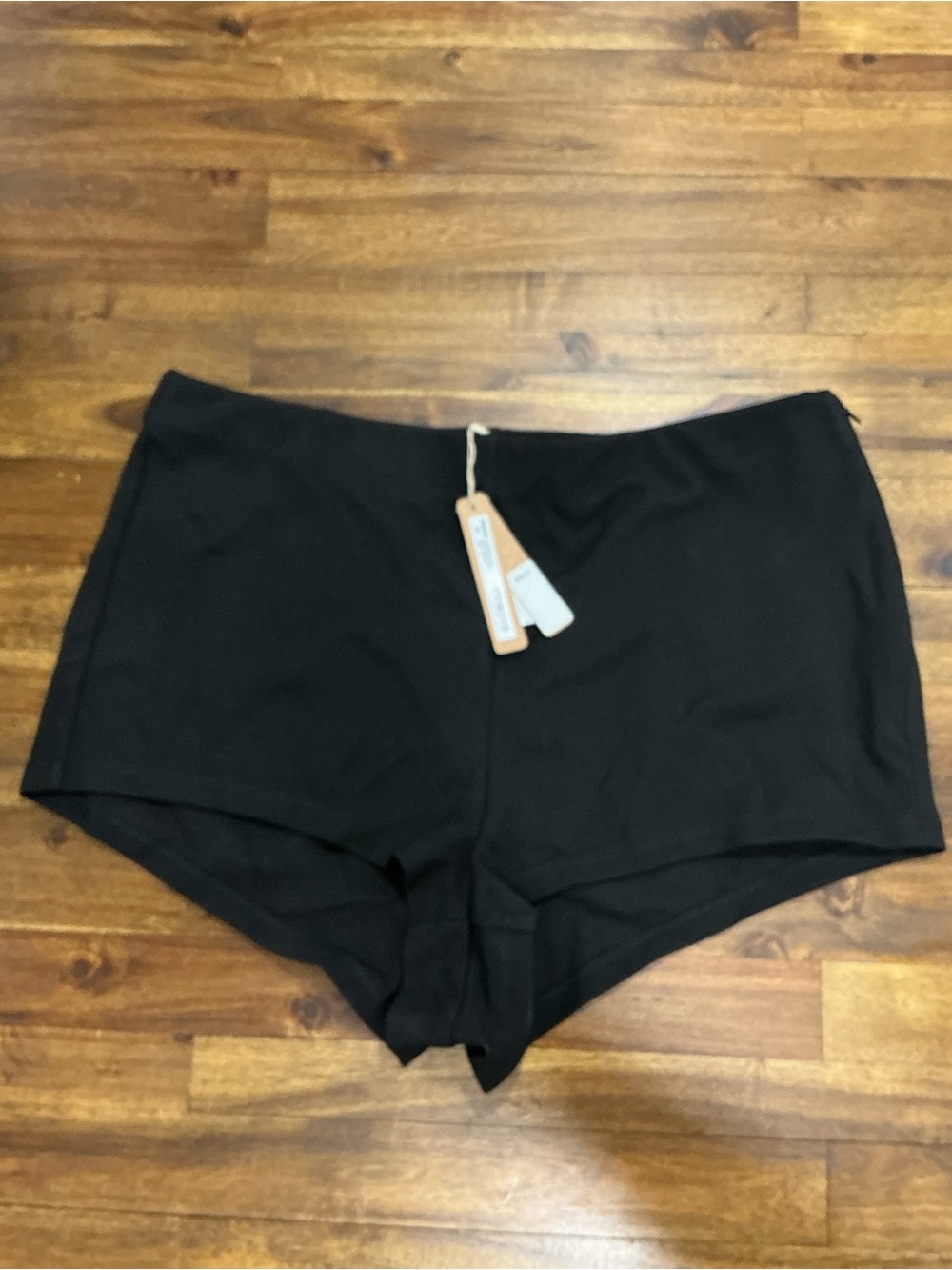 New WITH TAGS SKIMS Black Essential High-Rise Shorts with Tags SIZE 2X